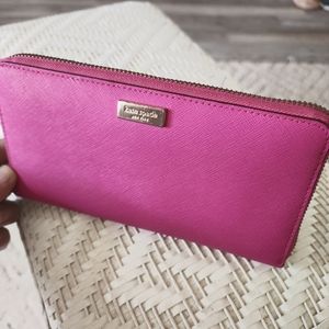 Kate Spade saffiano leather accordion wallet